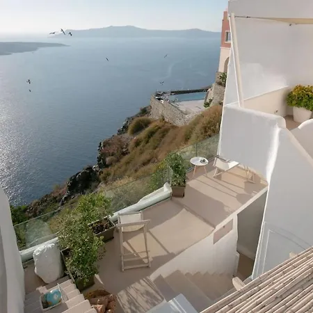 The Globe Feriehus Fira (Santorini)